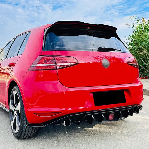 Diffusore Posteriore per Volkswagen Golf 7 MK7 2015-2017 – Lip Spoiler Nero Lucido